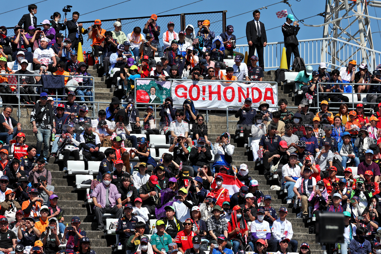 GP GIAPPONE, Circuit Atmosfera - fans in the grandstand.

07.04.2024. Formula 1 World Championship, Rd 4, Japanese Grand Prix, Suzuka, Japan, Gara Day.

- www.xpbimages.com, EMail: requests@xpbimages.com © Copyright: Moy / XPB Images