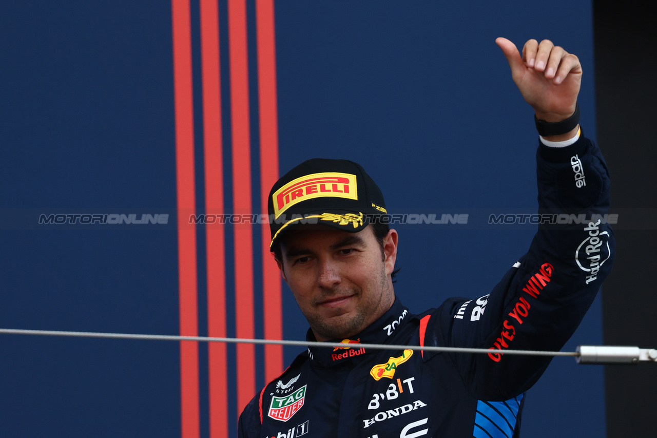 GP GIAPPONE, 2nd place Sergio Perez (MEX) Red Bull Racing RB20.
07.04.2024. Formula 1 World Championship, Rd 4, Japanese Grand Prix, Suzuka, Japan, Gara Day.
- www.xpbimages.com, EMail: requests@xpbimages.com © Copyright: Batchelor / XPB Images