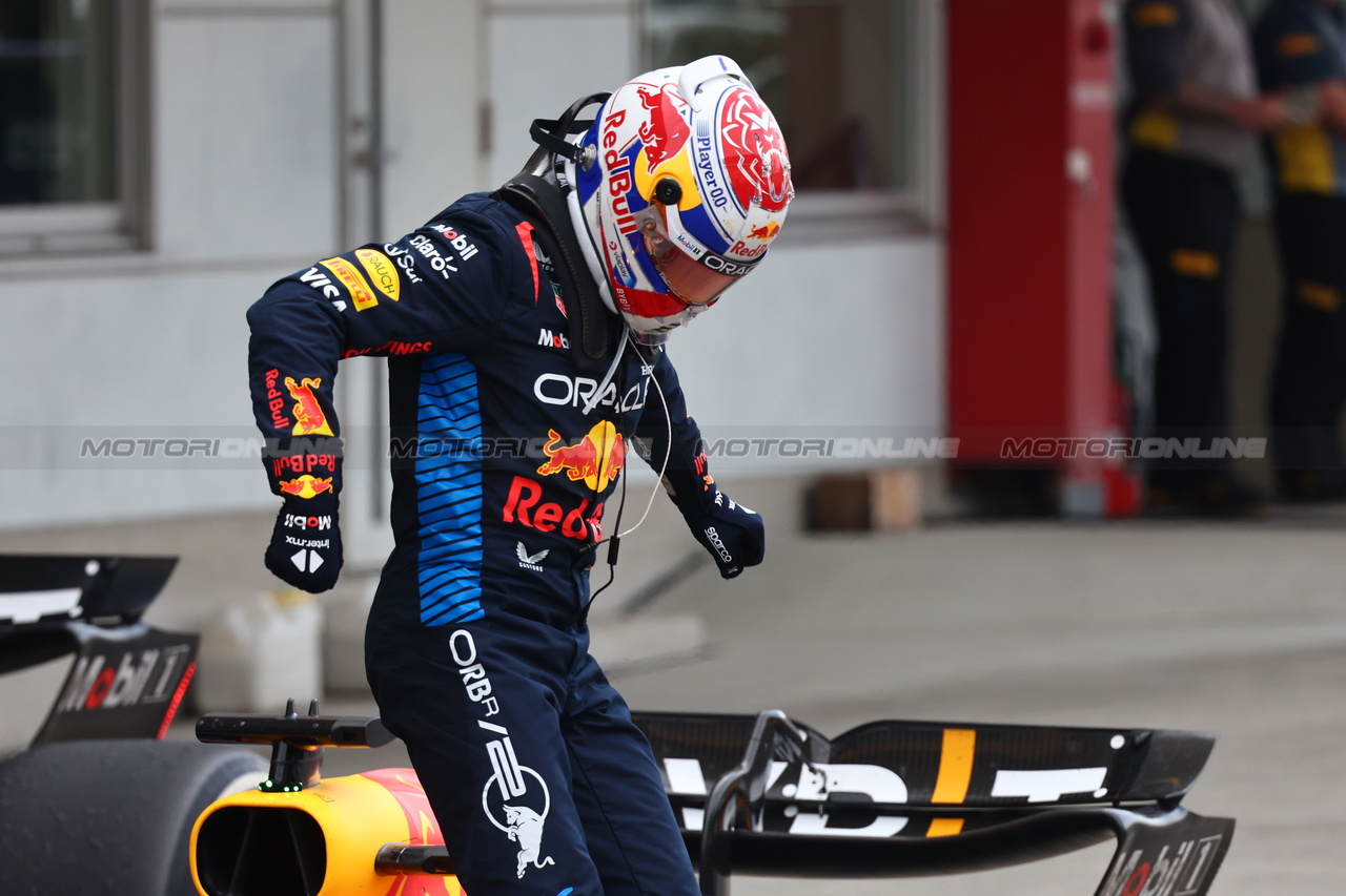 JAPAN GP, 1. Platz Max Verstappen (NLD) Red Bull Racing. 07.04.2024. Formel-1-Weltmeisterschaft, Rd 4, Großer Preis von Japan, Suzuka, Japan, Renntag – www.xpbimages.com, E-Mail: request@xpbimages.com © Copyright: Batchelor / XPB Images