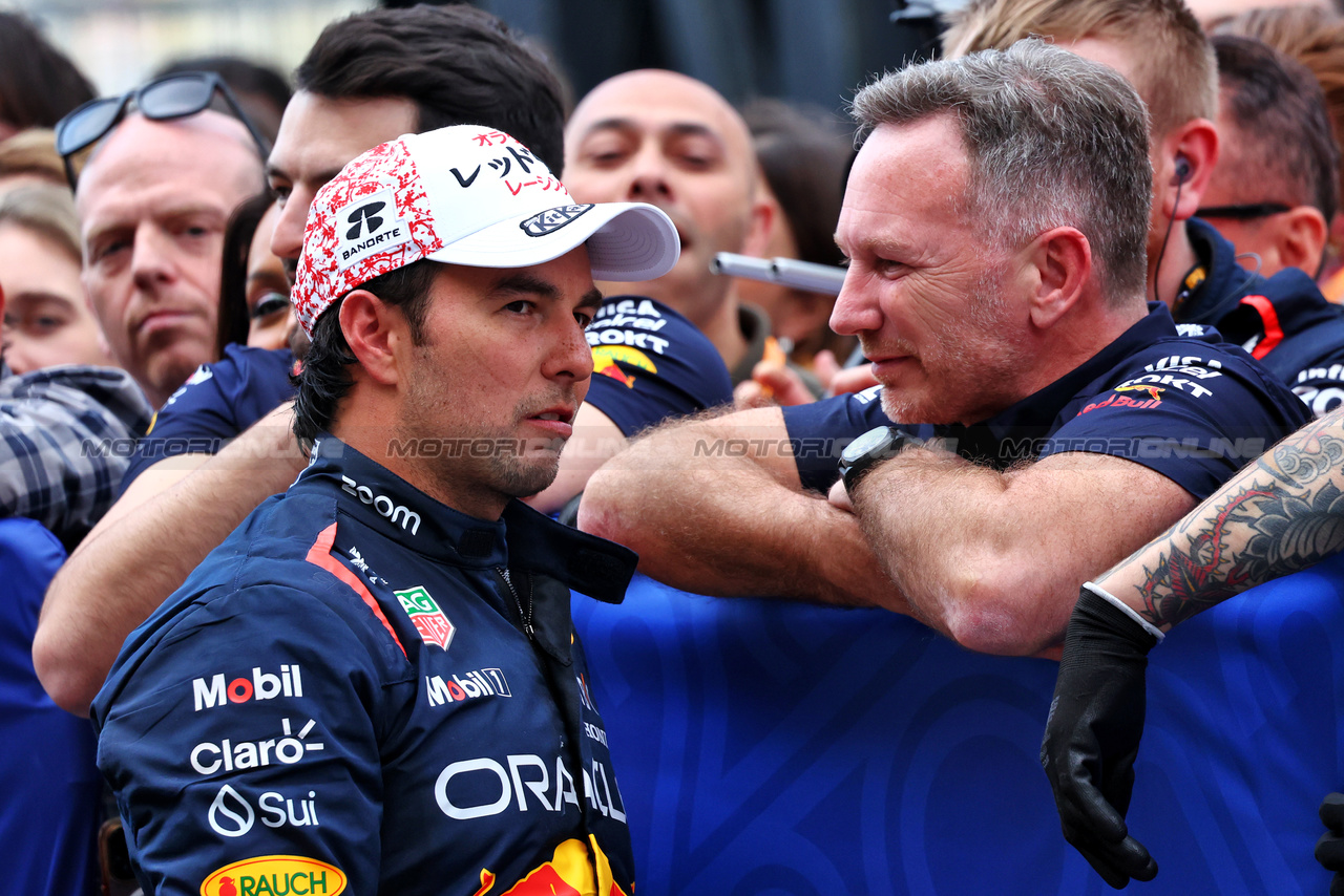 GP GIAPPONE, Second placed Sergio Perez (MEX) Red Bull Racing in parc ferme with Christian Horner (GBR) Red Bull Racing Team Principal.

07.04.2024. Formula 1 World Championship, Rd 4, Japanese Grand Prix, Suzuka, Japan, Gara Day.

- www.xpbimages.com, EMail: requests@xpbimages.com © Copyright: Charniaux / XPB Images