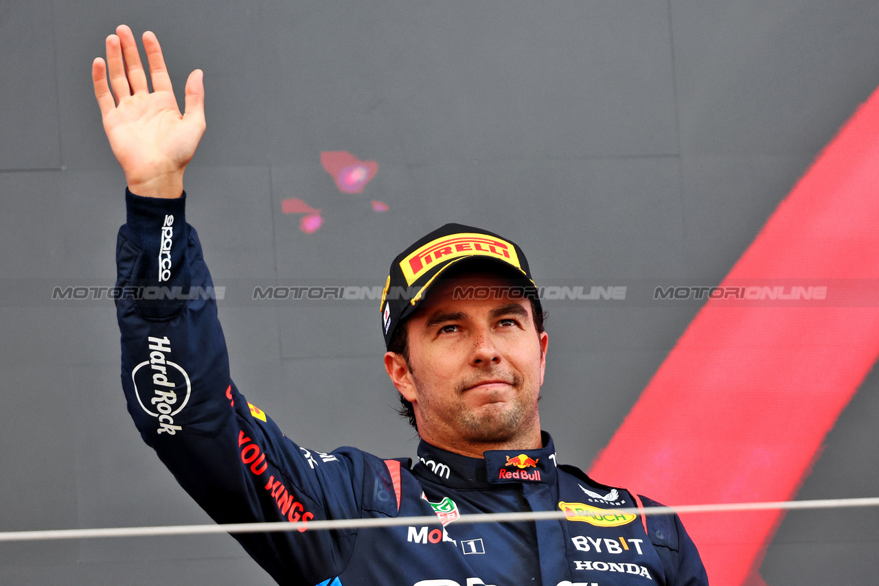 GP GIAPPONE, Sergio Perez (MEX) Red Bull Racing celebrates his second position on the podium.

07.04.2024. Formula 1 World Championship, Rd 4, Japanese Grand Prix, Suzuka, Japan, Gara Day.

- www.xpbimages.com, EMail: requests@xpbimages.com © Copyright: Charniaux / XPB Images