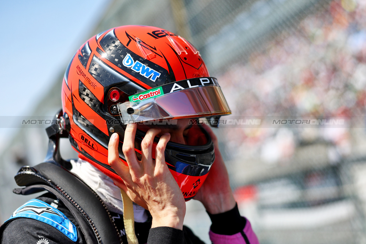GP GIAPPONE, Esteban Ocon (FRA) Alpine F1 Team on the grid.

07.04.2024. Formula 1 World Championship, Rd 4, Japanese Grand Prix, Suzuka, Japan, Gara Day.

- www.xpbimages.com, EMail: requests@xpbimages.com © Copyright: Charniaux / XPB Images