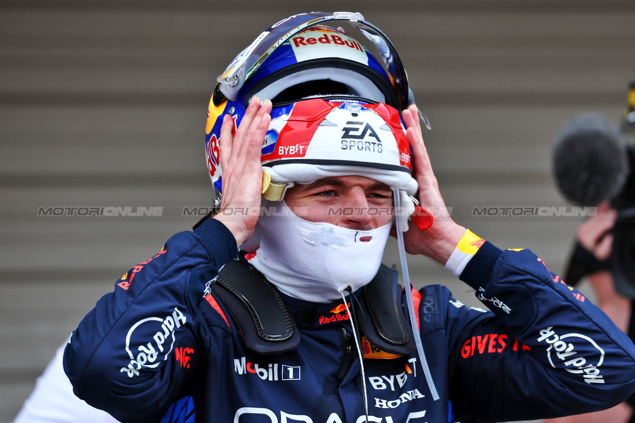 GP GIAPPONE, Gara winner Max Verstappen (NLD) Red Bull Racing in parc ferme.

07.04.2024. Formula 1 World Championship, Rd 4, Japanese Grand Prix, Suzuka, Japan, Gara Day.

 - www.xpbimages.com, EMail: requests@xpbimages.com © Copyright: Coates / XPB Images