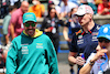 GP GIAPPONE, (L to R): Fernando Alonso (ESP) Aston Martin F1 Team e Max Verstappen (NLD) Red Bull Racing on the drivers' parade.
07.04.2024. Formula 1 World Championship, Rd 4, Japanese Grand Prix, Suzuka, Japan, Gara Day.
- www.xpbimages.com, EMail: requests@xpbimages.com © Copyright: Batchelor / XPB Images