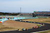 GP GIAPPONE, Lando Norris (GBR) McLaren MCL38 at the partenza of the race as Daniel Ricciardo (AUS) RB VCARB 01 e Alexander Albon (THA) Williams Racing FW46 crash.
07.04.2024. Formula 1 World Championship, Rd 4, Japanese Grand Prix, Suzuka, Japan, Gara Day.
- www.xpbimages.com, EMail: requests@xpbimages.com © Copyright: Charniaux / XPB Images