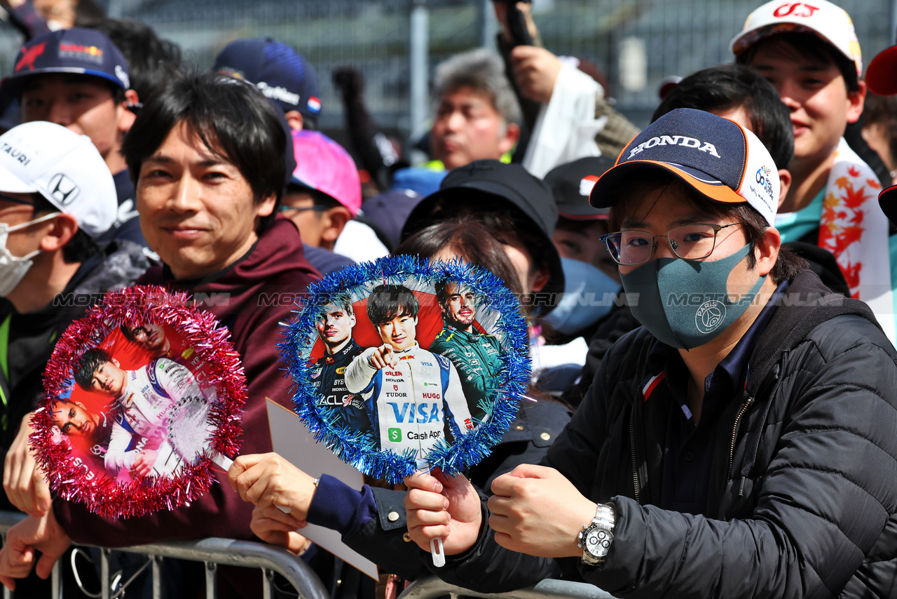 GP GIAPPONE, Circuit Atmosfera - Yuki Tsunoda (JPN) RB fans.

04.04.2024. Formula 1 World Championship, Rd 4, Japanese Grand Prix, Suzuka, Japan, Preparation Day.

- www.xpbimages.com, EMail: requests@xpbimages.com © Copyright: Moy / XPB Images