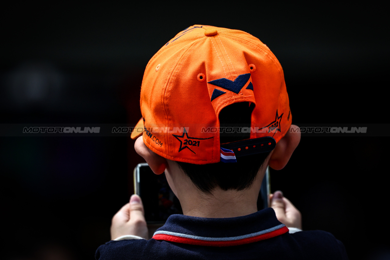 GP GIAPPONE, fan of Max Verstappen (NLD), Red Bull Racing 
04.04.2024. Formula 1 World Championship, Rd 4, Japanese Grand Prix, Suzuka, Japan, Preparation Day.
- www.xpbimages.com, EMail: requests@xpbimages.com © Copyright: Charniaux / XPB Images