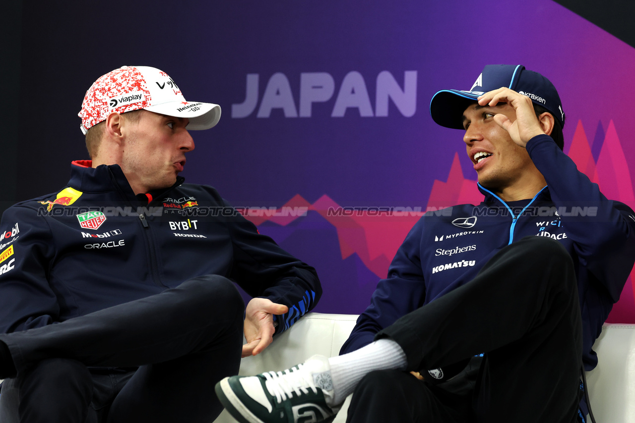 GP GIAPPONE, (L to R): Max Verstappen (NLD) Red Bull Racing e Alexander Albon (THA) Williams Racing in the FIA Press Conference.

04.04.2024. Formula 1 World Championship, Rd 4, Japanese Grand Prix, Suzuka, Japan, Preparation Day.

- www.xpbimages.com, EMail: requests@xpbimages.com © Copyright: Moy / XPB Images