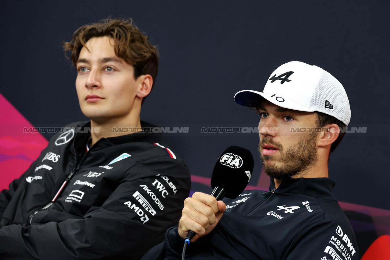 GP GIAPPONE, Pierre Gasly (FRA) Alpine F1 Team e George Russell (GBR) Mercedes AMG F1 in the FIA Press Conference.

04.04.2024. Formula 1 World Championship, Rd 4, Japanese Grand Prix, Suzuka, Japan, Preparation Day.

- www.xpbimages.com, EMail: requests@xpbimages.com © Copyright: Moy / XPB Images