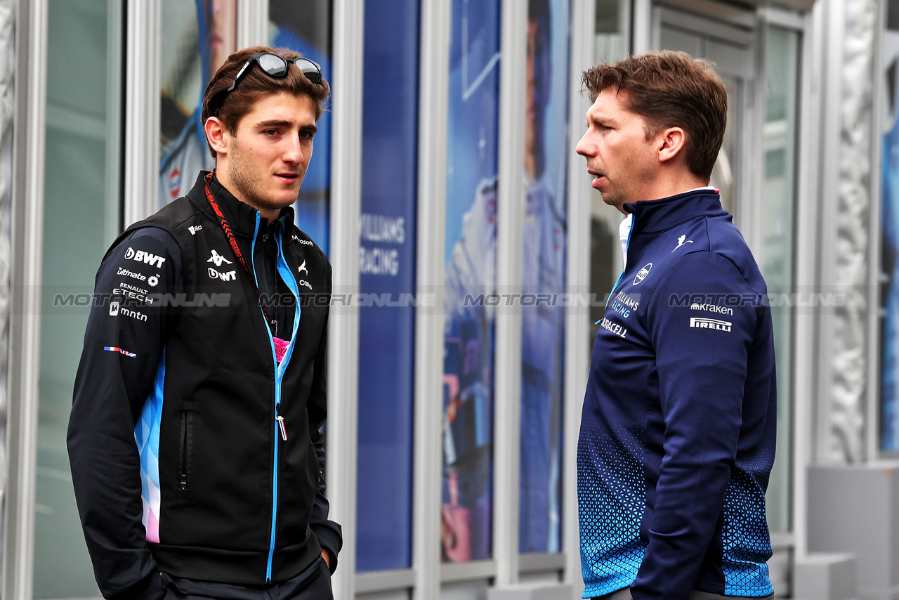 GP GIAPPONE, (L to R): Jack Doohan (AUS) Alpine F1 Team Reserve Driver with James Vowles (GBR) Williams Racing Team Principal.

06.04.2024. Formula 1 World Championship, Rd 4, Japanese Grand Prix, Suzuka, Japan, Qualifiche Day.

- www.xpbimages.com, EMail: requests@xpbimages.com © Copyright: Moy / XPB Images