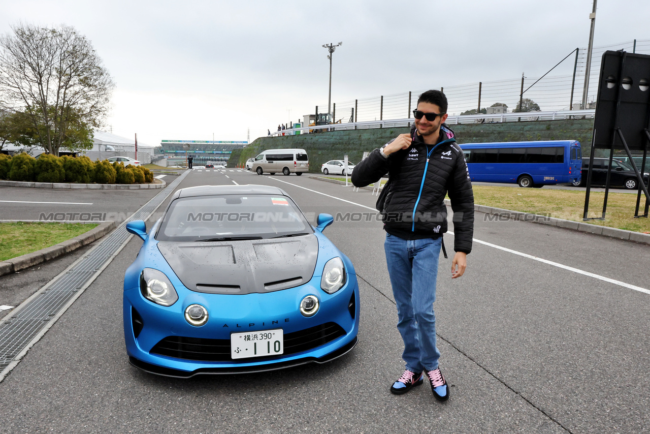 GP GIAPPONE, Esteban Ocon (FRA) Alpine F1 Team arrives at the circuit in an Alpine A110.

06.04.2024. Formula 1 World Championship, Rd 4, Japanese Grand Prix, Suzuka, Japan, Qualifiche Day.

- www.xpbimages.com, EMail: requests@xpbimages.com © Copyright: Moy / XPB Images