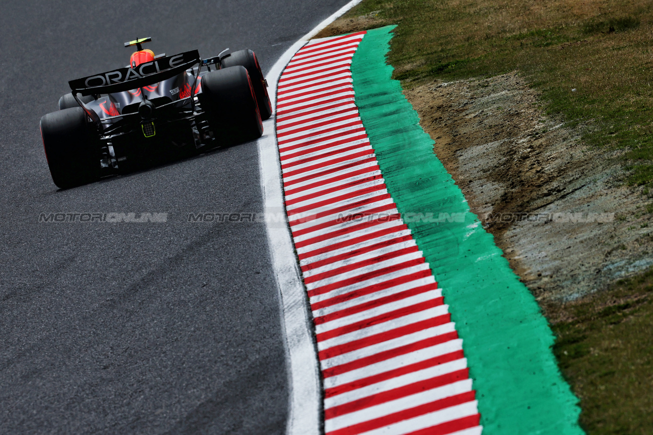 GP GIAPPONE, Sergio Perez (MEX) Red Bull Racing RB20.

06.04.2024. Formula 1 World Championship, Rd 4, Japanese Grand Prix, Suzuka, Japan, Qualifiche Day.

 - www.xpbimages.com, EMail: requests@xpbimages.com © Copyright: Coates / XPB Images