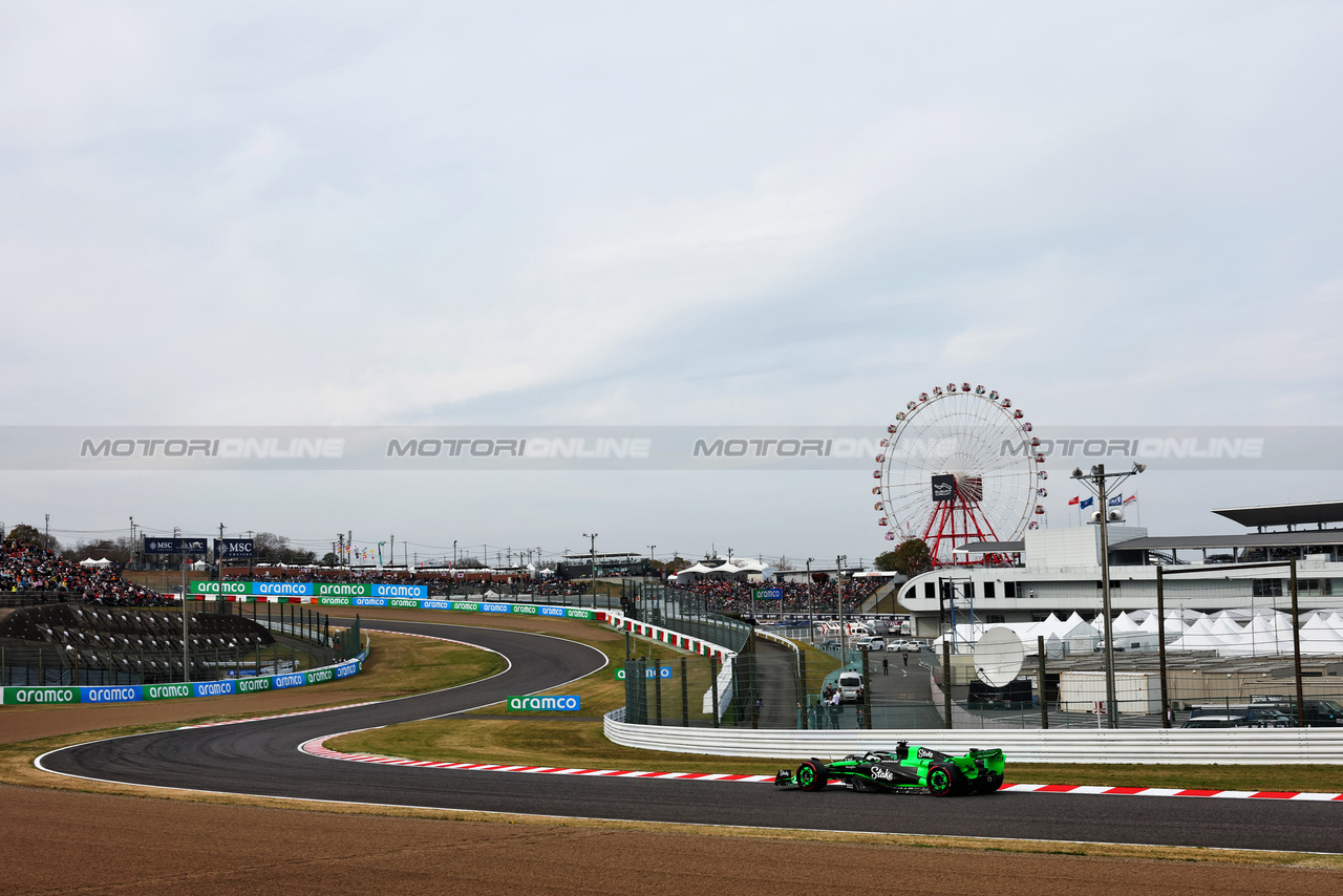 GP GIAPPONE, Zhou Guanyu (CHN) Sauber C44.

06.04.2024. Formula 1 World Championship, Rd 4, Japanese Grand Prix, Suzuka, Japan, Qualifiche Day.

- www.xpbimages.com, EMail: requests@xpbimages.com © Copyright: Charniaux / XPB Images