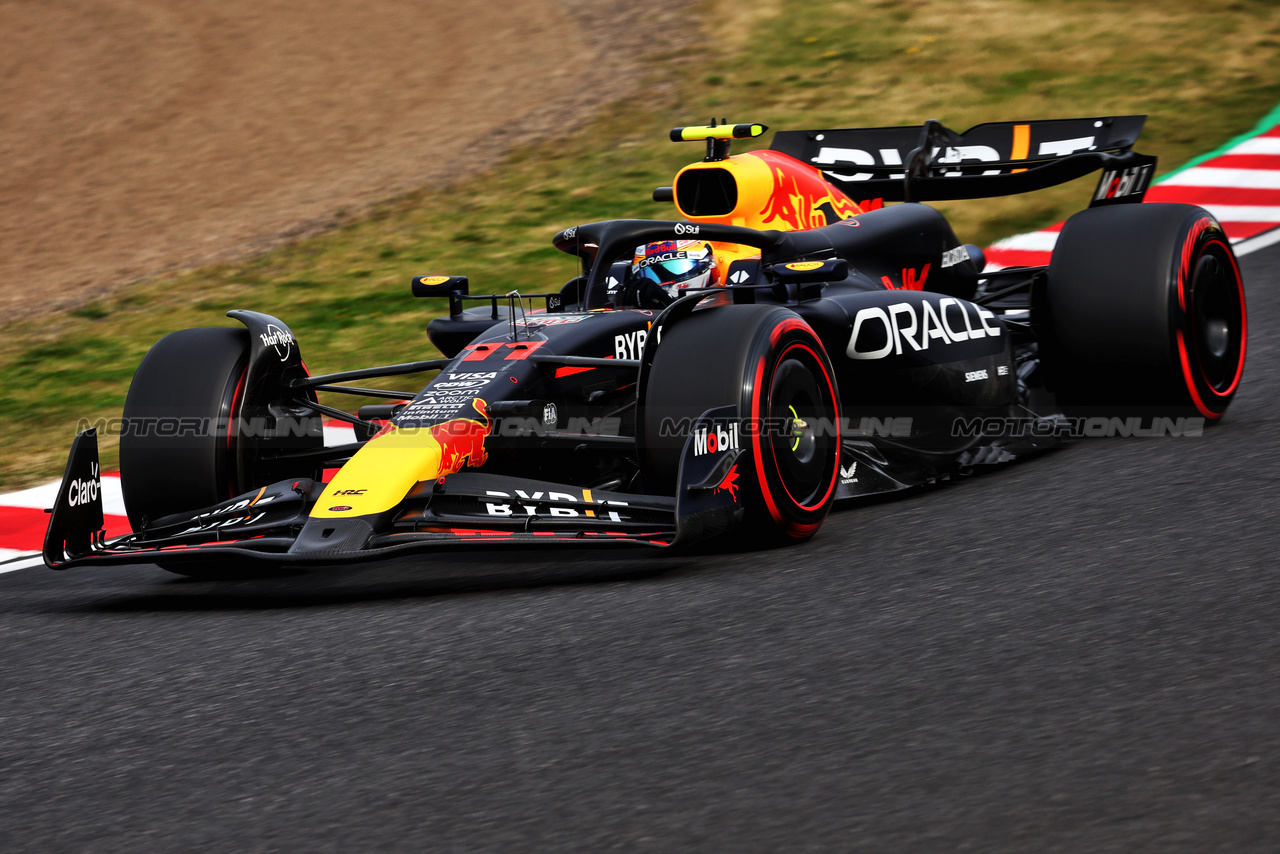 GP GIAPPONE, Sergio Perez (MEX) Red Bull Racing RB20.

06.04.2024. Formula 1 World Championship, Rd 4, Japanese Grand Prix, Suzuka, Japan, Qualifiche Day.

- www.xpbimages.com, EMail: requests@xpbimages.com © Copyright: Charniaux / XPB Images