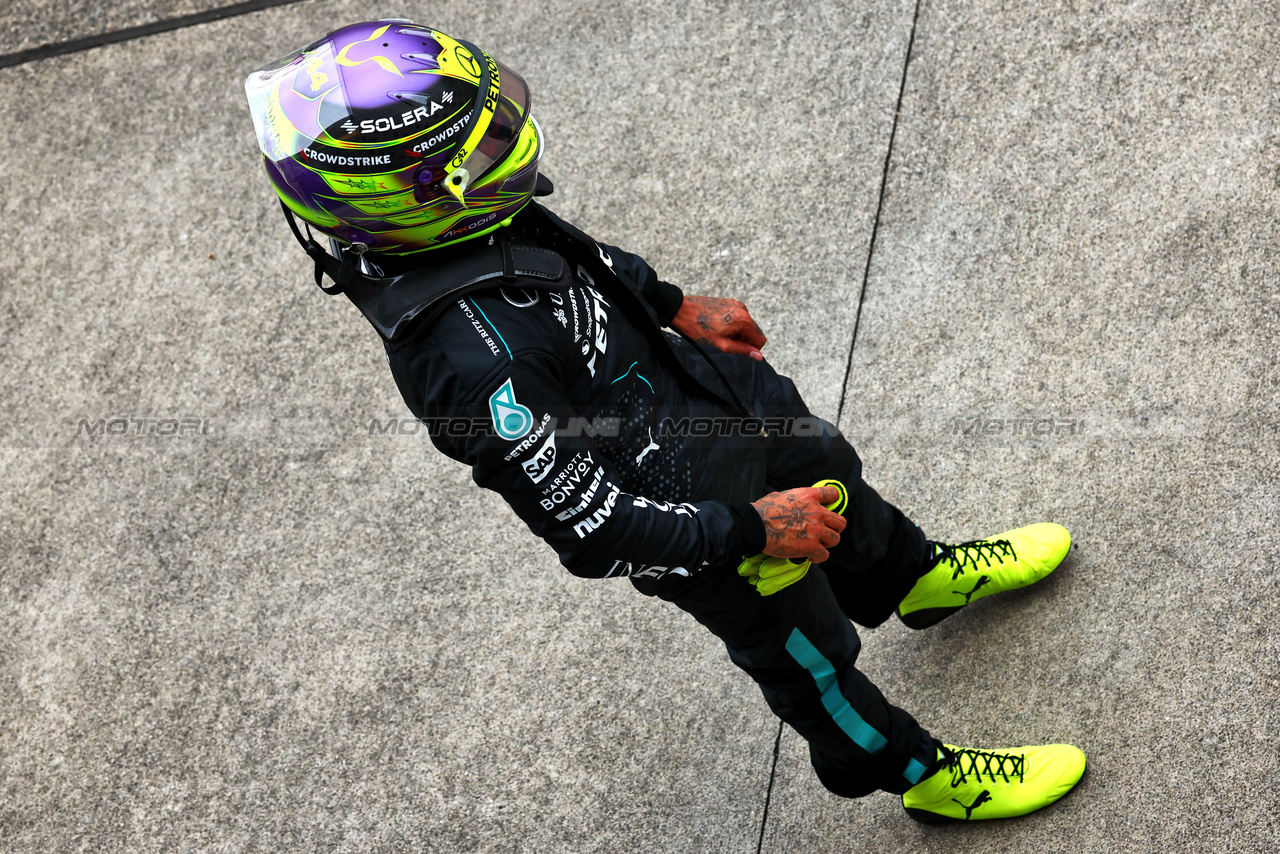 GP GIAPPONE, Lewis Hamilton (GBR) Mercedes AMG F1 in qualifying parc ferme.

06.04.2024. Formula 1 World Championship, Rd 4, Japanese Grand Prix, Suzuka, Japan, Qualifiche Day.

 - www.xpbimages.com, EMail: requests@xpbimages.com © Copyright: Coates / XPB Images