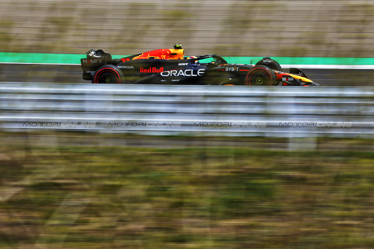 GP GIAPPONE, Sergio Perez (MEX) Red Bull Racing RB20.

06.04.2024. Formula 1 World Championship, Rd 4, Japanese Grand Prix, Suzuka, Japan, Qualifiche Day.

- www.xpbimages.com, EMail: requests@xpbimages.com © Copyright: Charniaux / XPB Images