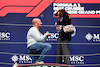 GP GIAPPONE, Circuit Atmosfera - marriage proposal on the podium.
06.04.2024. Formula 1 World Championship, Rd 4, Japanese Grand Prix, Suzuka, Japan, Qualifiche Day.
- www.xpbimages.com, EMail: requests@xpbimages.com © Copyright: Batchelor / XPB Images
