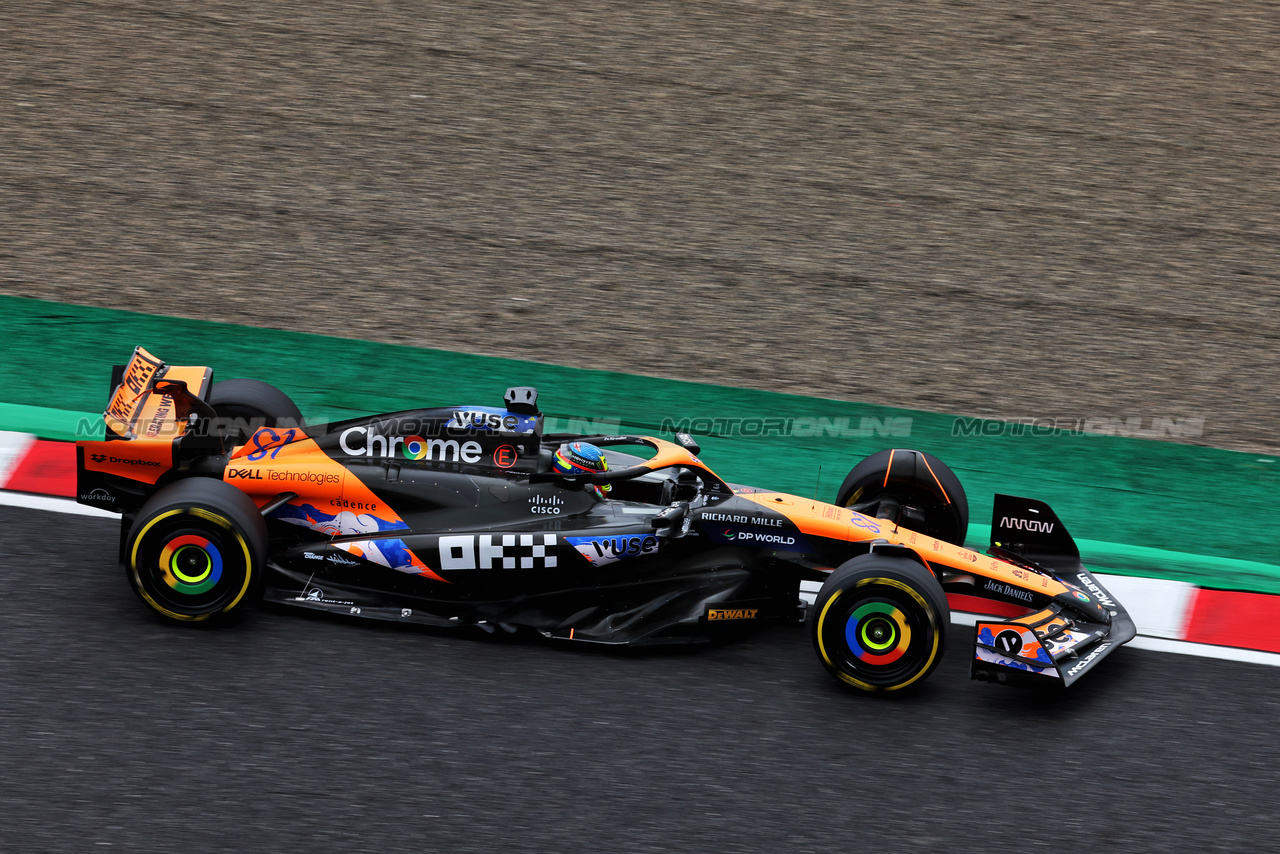 GP GIAPPONE, Oscar Piastri (AUS) McLaren MCL38.

05.04.2024. Formula 1 World Championship, Rd 4, Japanese Grand Prix, Suzuka, Japan, Practice Day.

- www.xpbimages.com, EMail: requests@xpbimages.com © Copyright: Moy / XPB Images