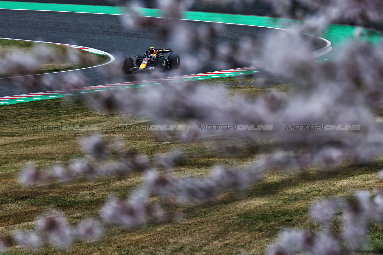 GP GIAPPONE, Sergio Perez (MEX) Red Bull Racing RB20.

05.04.2024. Formula 1 World Championship, Rd 4, Japanese Grand Prix, Suzuka, Japan, Practice Day.

 - www.xpbimages.com, EMail: requests@xpbimages.com © Copyright: Coates / XPB Images