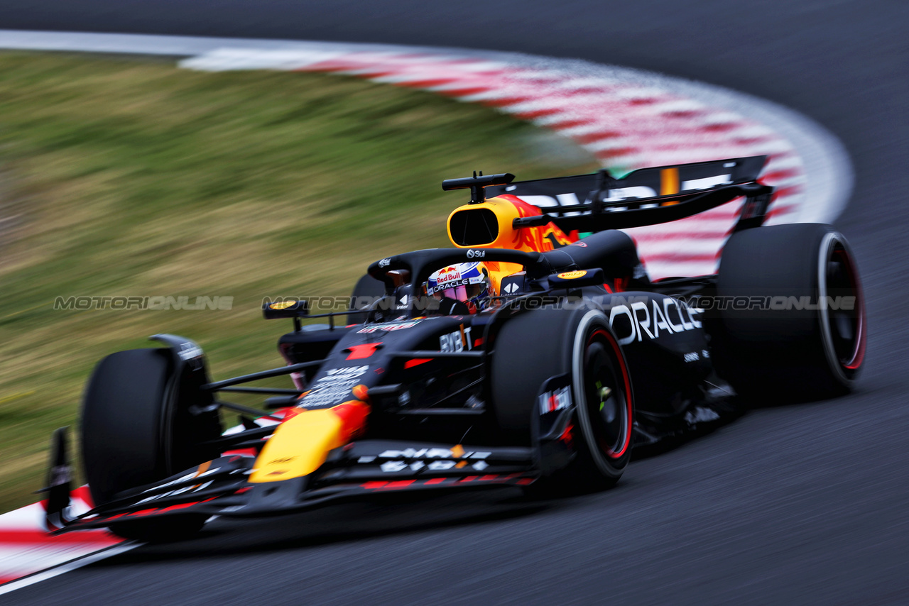 GP GIAPPONE, Max Verstappen (NLD) Red Bull Racing RB20.

05.04.2024. Formula 1 World Championship, Rd 4, Japanese Grand Prix, Suzuka, Japan, Practice Day.

 - www.xpbimages.com, EMail: requests@xpbimages.com © Copyright: Coates / XPB Images