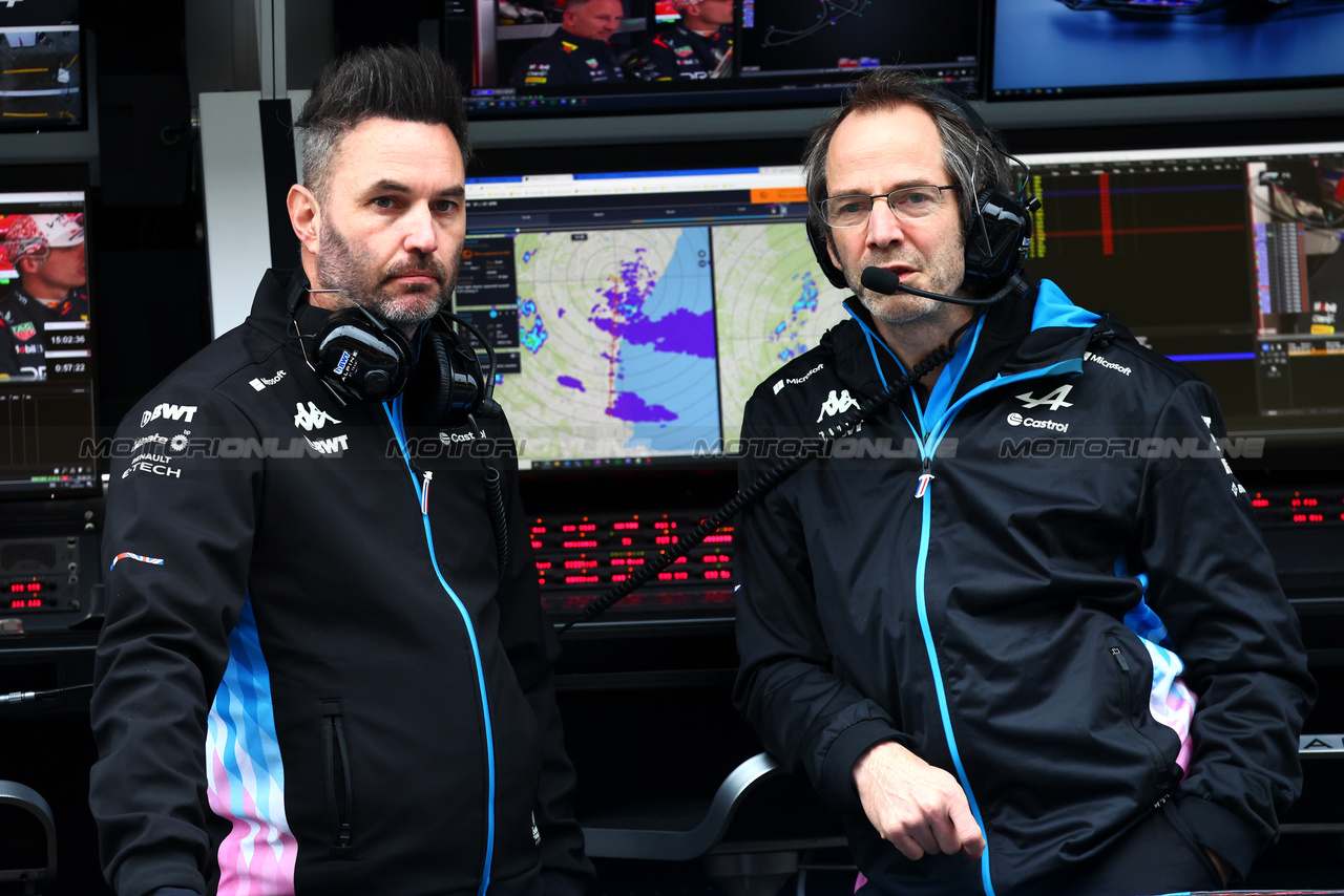 GP GIAPPONE, (L to R): Julian Rouse (GBR) Alpine F1 Team Sporting Director with Ciaron Pilbeam (GBR) Alpine F1 Team Head of Trackside Engineering.

05.04.2024. Formula 1 World Championship, Rd 4, Japanese Grand Prix, Suzuka, Japan, Practice Day.

- www.xpbimages.com, EMail: requests@xpbimages.com © Copyright: Batchelor / XPB Images