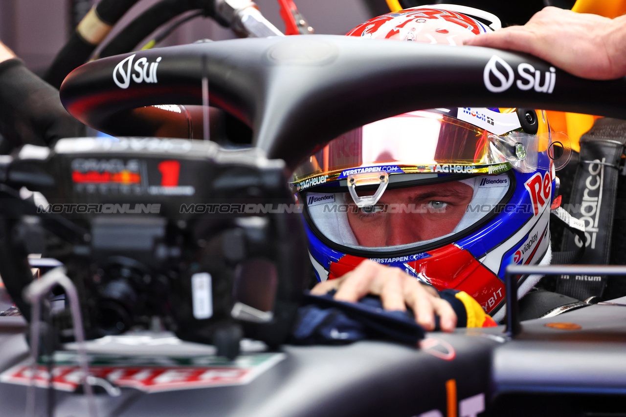 GP GIAPPONE, Max Verstappen (NLD) Red Bull Racing RB20.

05.04.2024. Formula 1 World Championship, Rd 4, Japanese Grand Prix, Suzuka, Japan, Practice Day.

- www.xpbimages.com, EMail: requests@xpbimages.com © Copyright: Batchelor / XPB Images