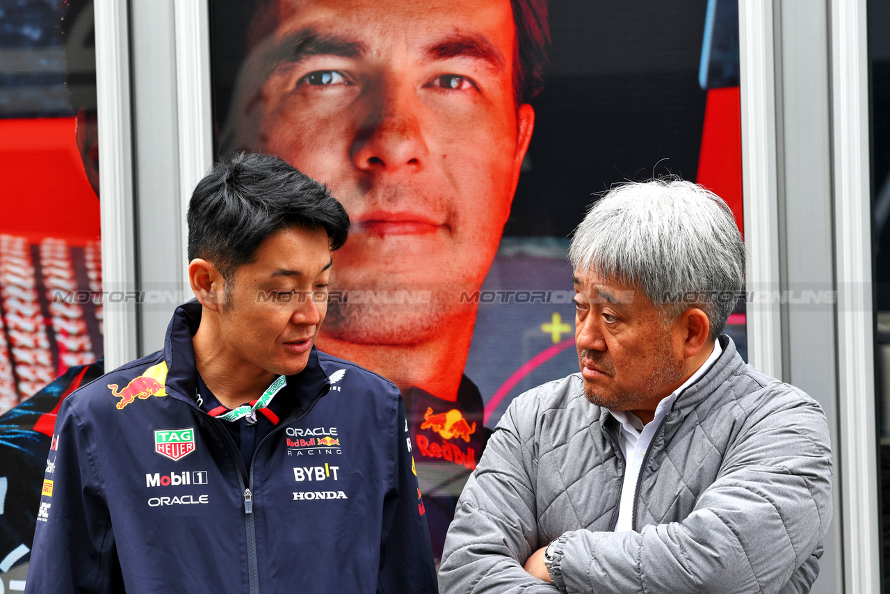 GP GIAPPONE, Masashi Yamamoto (JPN) Red Bull Racing Consultant (Right).

05.04.2024. Formula 1 World Championship, Rd 4, Japanese Grand Prix, Suzuka, Japan, Practice Day.

 - www.xpbimages.com, EMail: requests@xpbimages.com © Copyright: Coates / XPB Images