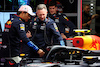 GP GIAPPONE, (L to R): Sergio Perez (MEX) Red Bull Racing RB20 e Christian Horner (GBR) Red Bull Racing Team Principal.
05.04.2024. Formula 1 World Championship, Rd 4, Japanese Grand Prix, Suzuka, Japan, Practice Day.
- www.xpbimages.com, EMail: requests@xpbimages.com © Copyright: Batchelor / XPB Images