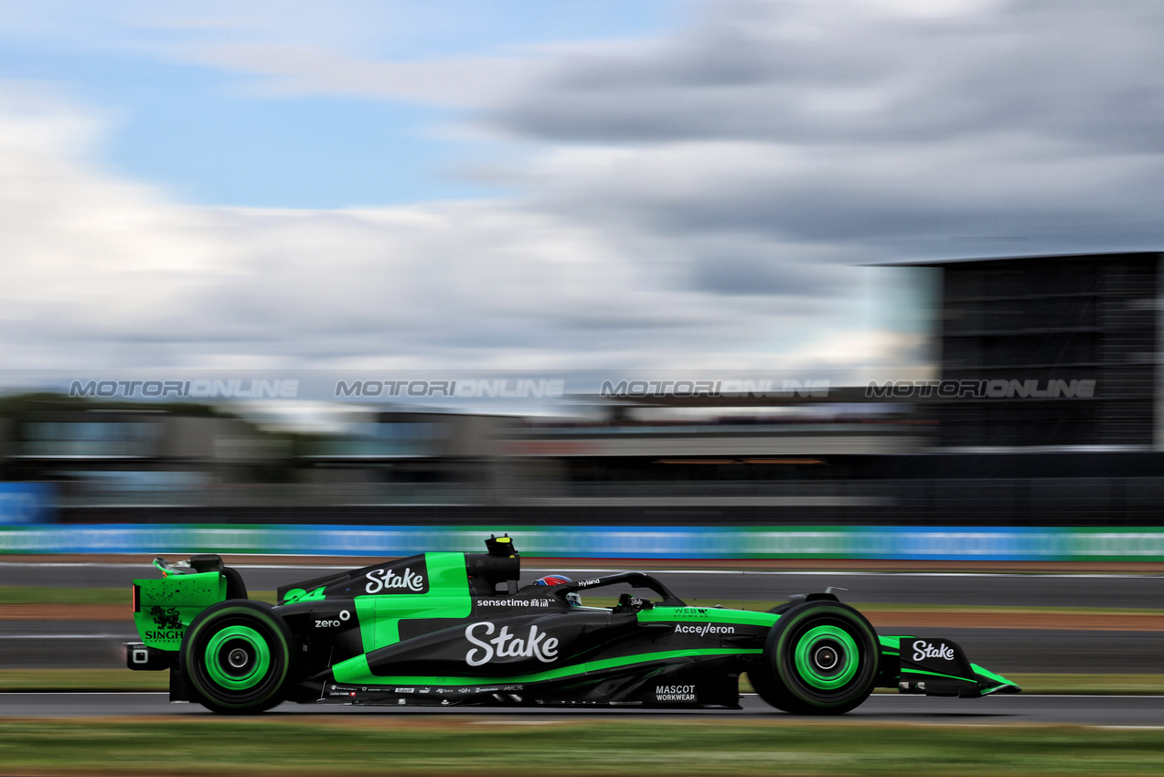 GP GRAN BRETAGNA, Zhou Guanyu (CHN) Sauber C44.

07.07.2024. Formula 1 World Championship, Rd 12, British Grand Prix, Silverstone, England, Gara Day.

- www.xpbimages.com, EMail: requests@xpbimages.com © Copyright: Rew / XPB Images