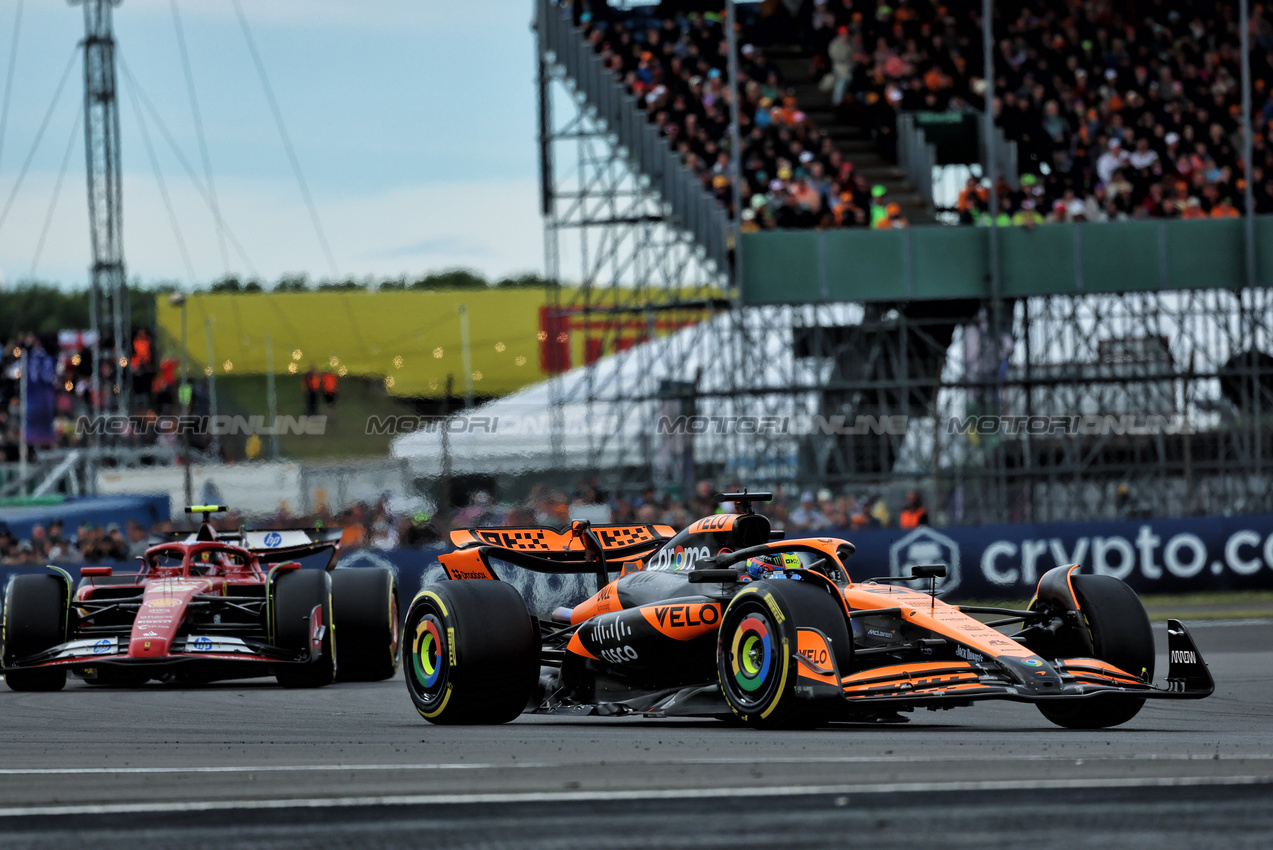 GP GRAN BRETAGNA, Oscar Piastri (AUS) McLaren MCL38.

07.07.2024. Formula 1 World Championship, Rd 12, British Grand Prix, Silverstone, England, Gara Day.

- www.xpbimages.com, EMail: requests@xpbimages.com © Copyright: Rew / XPB Images