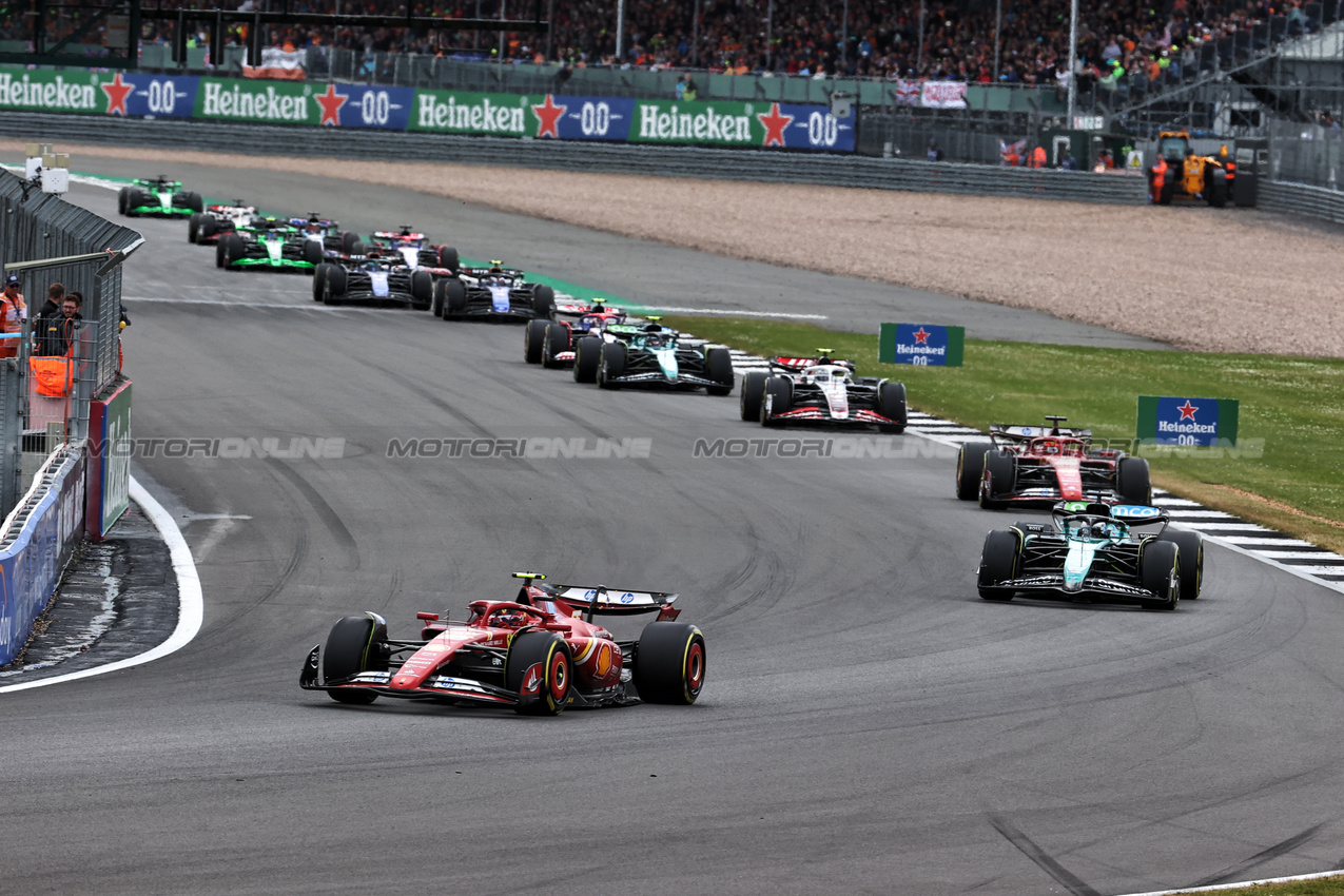 GP GRAN BRETAGNA, Carlos Sainz Jr (ESP) Ferrari SF-24 at the partenza of the race.

07.07.2024. Formula 1 World Championship, Rd 12, British Grand Prix, Silverstone, England, Gara Day.

 - www.xpbimages.com, EMail: requests@xpbimages.com © Copyright: Davenport / XPB Images