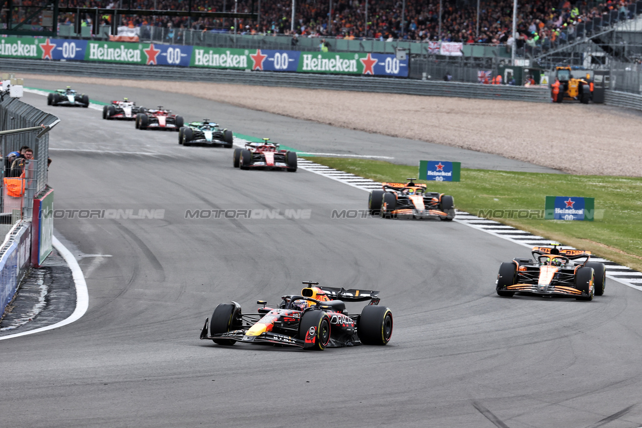 GP GRAN BRETAGNA, Max Verstappen (NLD) Red Bull Racing RB20.

07.07.2024. Formula 1 World Championship, Rd 12, British Grand Prix, Silverstone, England, Gara Day.

 - www.xpbimages.com, EMail: requests@xpbimages.com © Copyright: Davenport / XPB Images