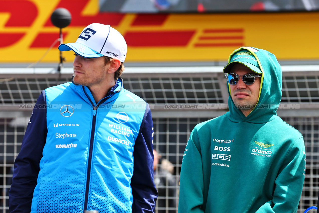 GP GRAN BRETAGNA, (L to R): Logan Sargeant (USA) Williams Racing e Lance Stroll (CDN) Aston Martin F1 Team on the drivers' parade.

07.07.2024. Formula 1 World Championship, Rd 12, British Grand Prix, Silverstone, England, Gara Day.

- www.xpbimages.com, EMail: requests@xpbimages.com © Copyright: Batchelor / XPB Images