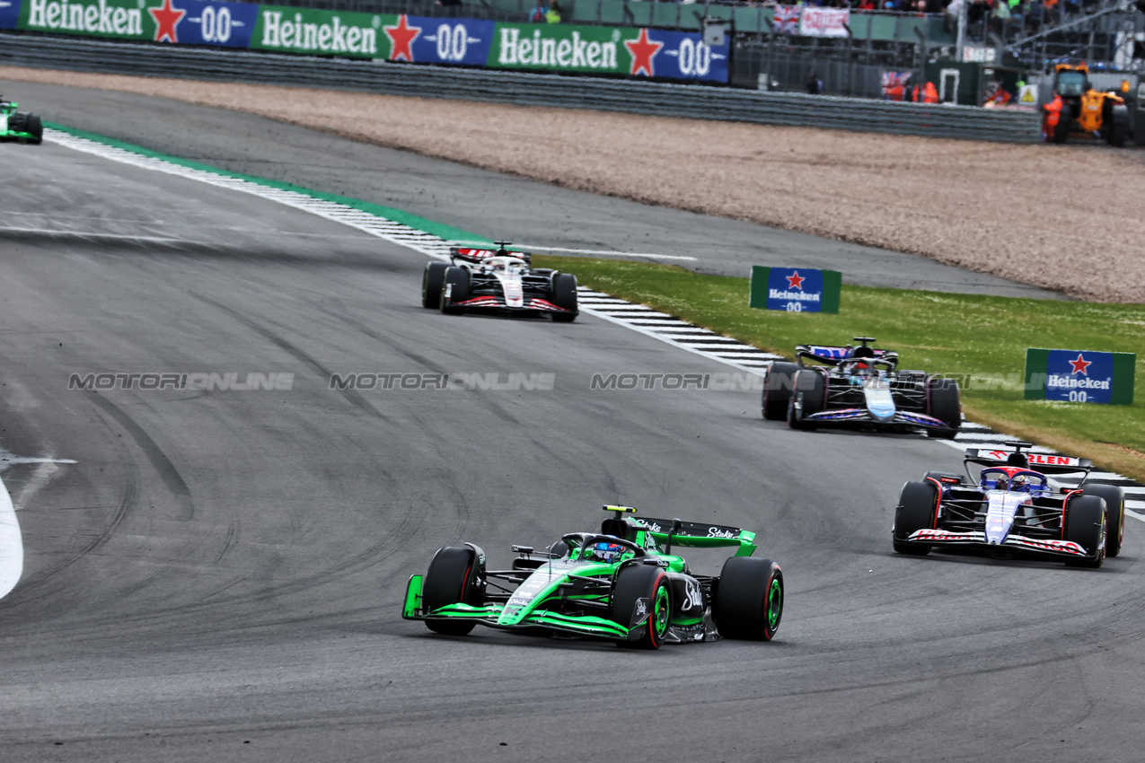 GP GRAN BRETAGNA, Zhou Guanyu (CHN) Sauber C44.

07.07.2024. Formula 1 World Championship, Rd 12, British Grand Prix, Silverstone, England, Gara Day.

 - www.xpbimages.com, EMail: requests@xpbimages.com © Copyright: Davenport / XPB Images