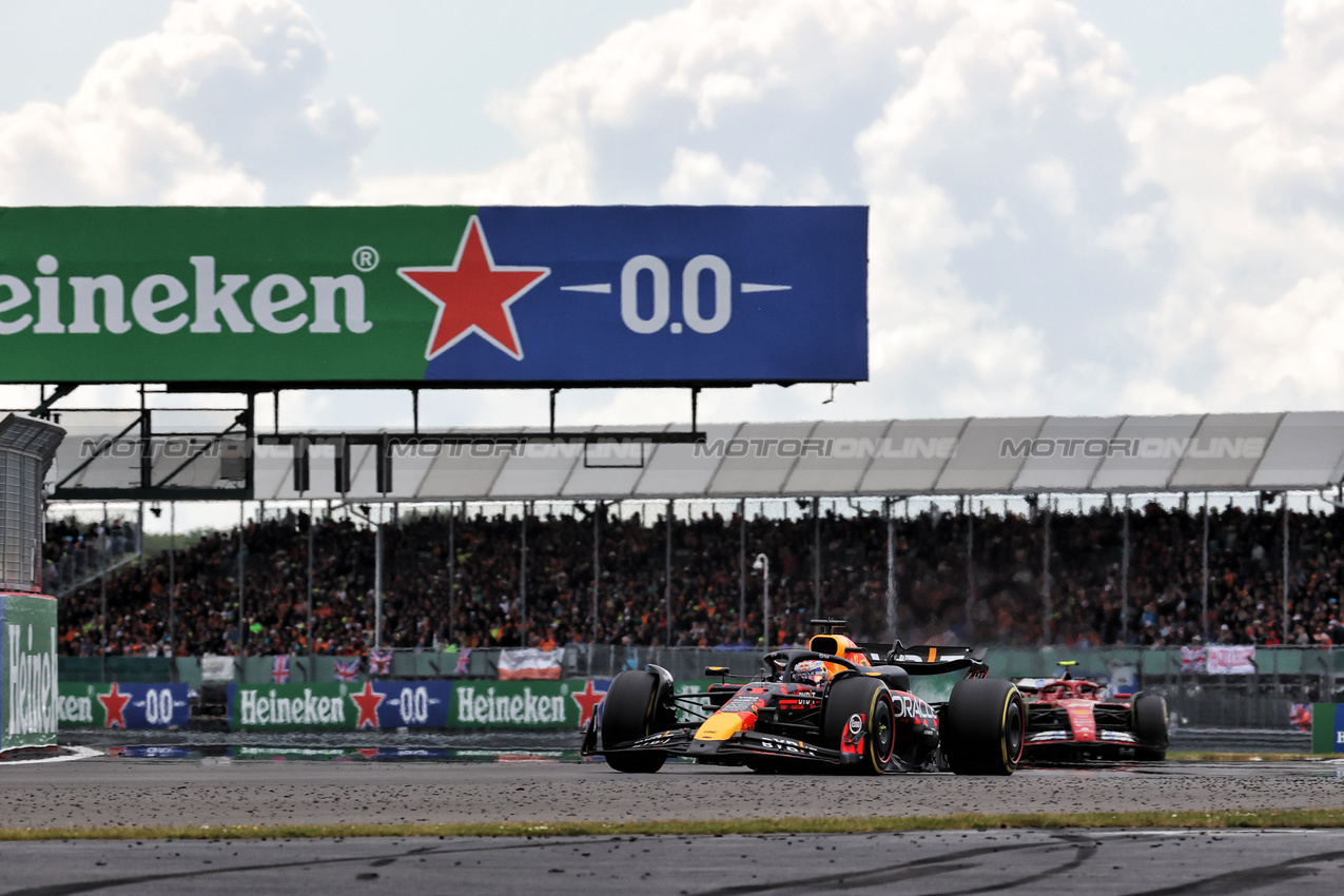 GP GRAN BRETAGNA, Max Verstappen (NLD) Red Bull Racing RB20.

07.07.2024. Formula 1 World Championship, Rd 12, British Grand Prix, Silverstone, England, Gara Day.

 - www.xpbimages.com, EMail: requests@xpbimages.com © Copyright: Davenport / XPB Images