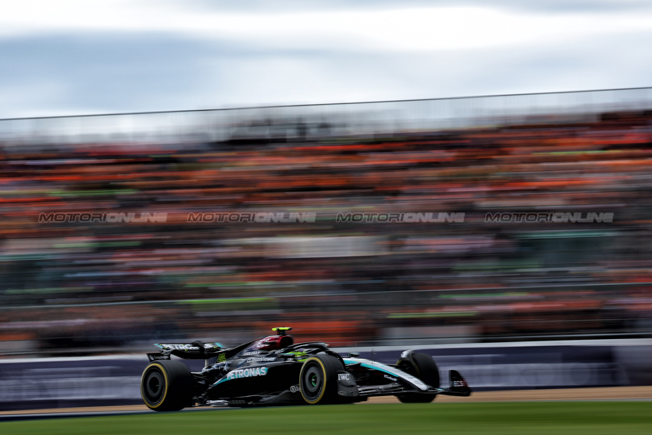 GP GRAN BRETAGNA, Lewis Hamilton (GBR) Mercedes AMG F1 W15.

07.07.2024. Formula 1 World Championship, Rd 12, British Grand Prix, Silverstone, England, Gara Day.

 - www.xpbimages.com, EMail: requests@xpbimages.com © Copyright: Coates / XPB Images