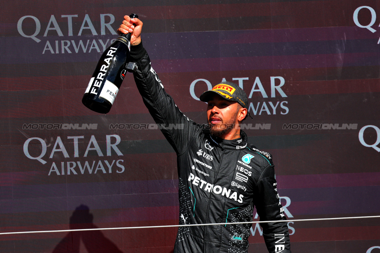 GP GRAN BRETAGNA, Gara winner Lewis Hamilton (GBR) Mercedes AMG F1 celebrates on the podium.

07.07.2024. Formula 1 World Championship, Rd 12, British Grand Prix, Silverstone, England, Gara Day.

 - www.xpbimages.com, EMail: requests@xpbimages.com © Copyright: Coates / XPB Images