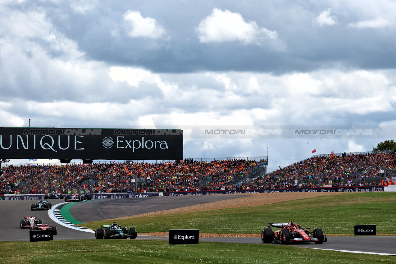 GP GRAN BRETAGNA, Carlos Sainz Jr (ESP) Ferrari SF-24.

07.07.2024. Formula 1 World Championship, Rd 12, British Grand Prix, Silverstone, England, Gara Day.

 - www.xpbimages.com, EMail: requests@xpbimages.com © Copyright: Coates / XPB Images