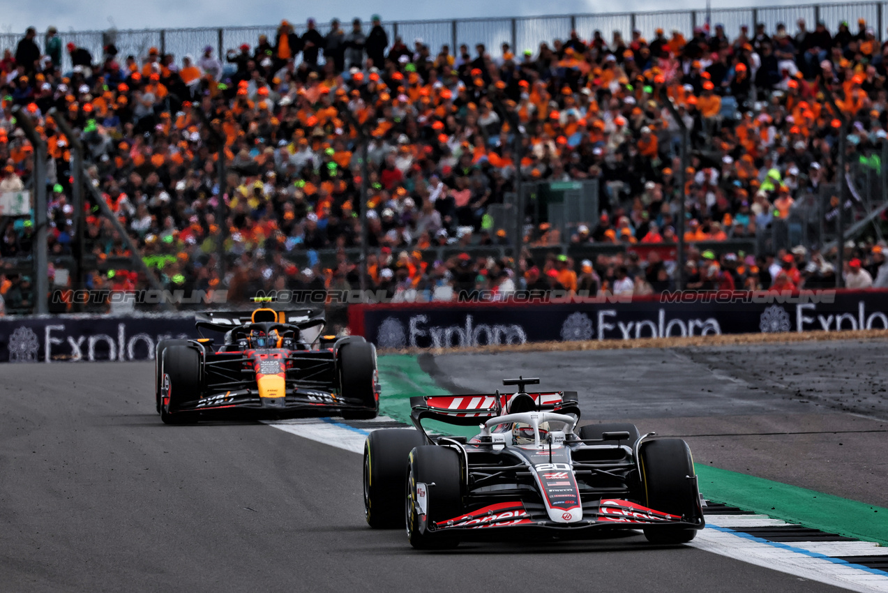 GP GRAN BRETAGNA, Kevin Magnussen (DEN) Haas VF-24.

07.07.2024. Formula 1 World Championship, Rd 12, British Grand Prix, Silverstone, England, Gara Day.

 - www.xpbimages.com, EMail: requests@xpbimages.com © Copyright: Coates / XPB Images