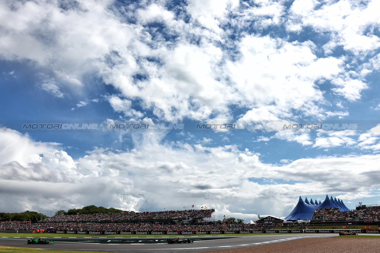GP GRAN BRETAGNA, Lewis Hamilton (GBR) Mercedes AMG F1 W15.

07.07.2024. Formula 1 World Championship, Rd 12, British Grand Prix, Silverstone, England, Gara Day.

 - www.xpbimages.com, EMail: requests@xpbimages.com © Copyright: Coates / XPB Images