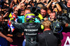 GP GRAN BRETAGNA, Gara winner Lewis Hamilton (GBR) Mercedes AMG F1 celebrates in parc ferme with the team.

07.07.2024. Formula 1 World Championship, Rd 12, British Grand Prix, Silverstone, England, Gara Day.

- www.xpbimages.com, EMail: requests@xpbimages.com © Copyright: Batchelor / XPB Images