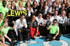 GP GRAN BRETAGNA, Gara winner Lewis Hamilton (GBR) Mercedes AMG F1 celebrates with the team.

07.07.2024. Formula 1 World Championship, Rd 12, British Grand Prix, Silverstone, England, Gara Day.

 - www.xpbimages.com, EMail: requests@xpbimages.com © Copyright: Davenport / XPB Images