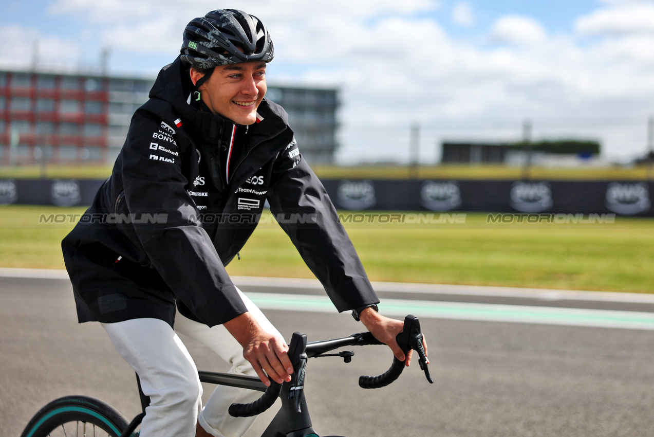 GP GRAN BRETAGNA, George Russell (GBR) Mercedes AMG F1 rides the circuit.

04.07.2024. Formula 1 World Championship, Rd 12, British Grand Prix, Silverstone, England, Preparation Day.

- www.xpbimages.com, EMail: requests@xpbimages.com © Copyright: Bearne / XPB Images