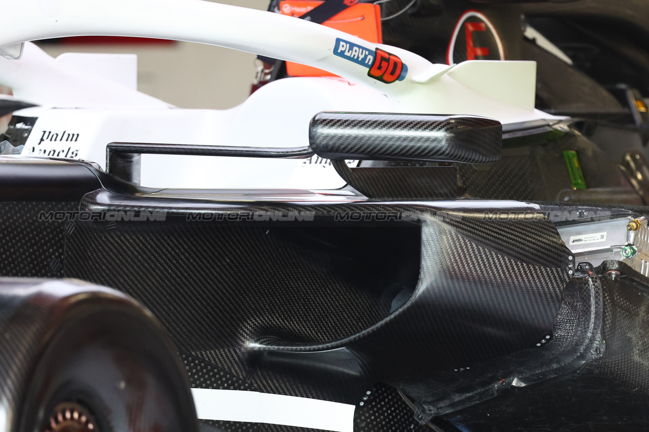 GP GRAN BRETAGNA, Haas Sidepod.
04.07.2024. Formula 1 World Championship, Rd 12, British Grand Prix, Silverstone, England, Preparation Day.
- www.xpbimages.com, EMail: requests@xpbimages.com © Copyright: Batchelor / XPB Images