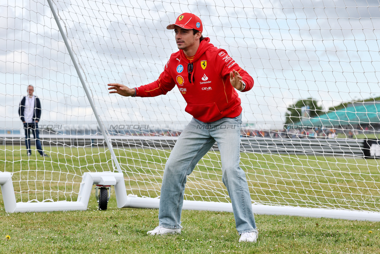 GP GRAN BRETAGNA, Charles Leclerc (MON) Ferrari plays football.

04.07.2024. Formula 1 World Championship, Rd 12, British Grand Prix, Silverstone, England, Preparation Day.

- www.xpbimages.com, EMail: requests@xpbimages.com © Copyright: Moy / XPB Images