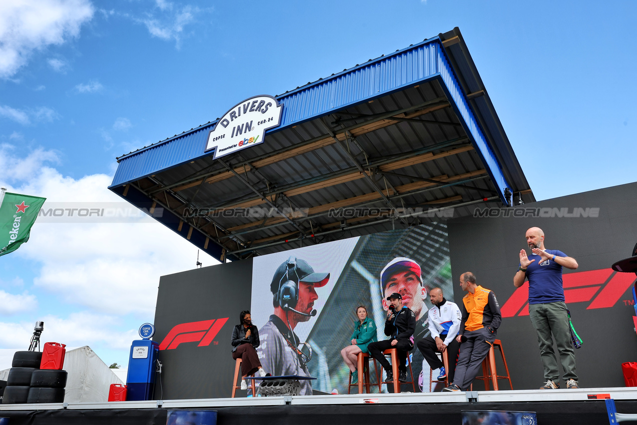 GP GRAN BRETAGNA, Enigneering Panel on stage (L to R): Sosanna Ni Dhubhain, Aston Martin F1 Team Brake Ducts Lead Engineer; John Howard (GBR) Alpine F1 Team Gara Engineer; Ernesto Desiderio (ITA) RB Gara Engineer; Tom Stallard (GBR) McLaren Gara Engineer.

04.07.2024. Formula 1 World Championship, Rd 12, British Grand Prix, Silverstone, England, Preparation Day.

- www.xpbimages.com, EMail: requests@xpbimages.com © Copyright: Moy / XPB Images