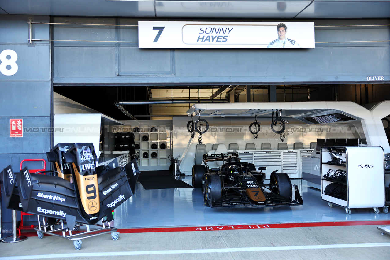 GP GRAN BRETAGNA, Circuit Atmosfera - Apex F1 film pit garage.

04.07.2024. Formula 1 World Championship, Rd 12, British Grand Prix, Silverstone, England, Preparation Day.

- www.xpbimages.com, EMail: requests@xpbimages.com © Copyright: Batchelor / XPB Images