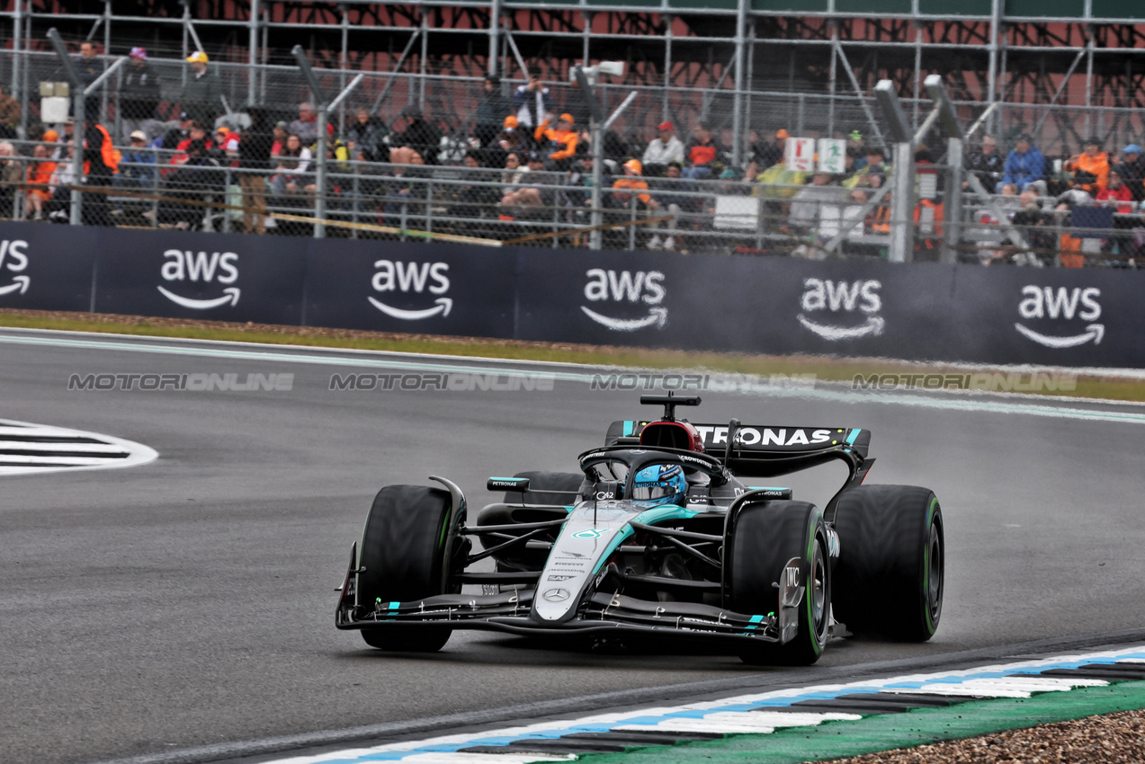 GP GRAN BRETAGNA, George Russell (GBR) Mercedes AMG F1 W15.

06.07.2024. Formula 1 World Championship, Rd 12, British Grand Prix, Silverstone, England, Qualifiche Day.

- www.xpbimages.com, EMail: requests@xpbimages.com © Copyright: Bearne / XPB Images