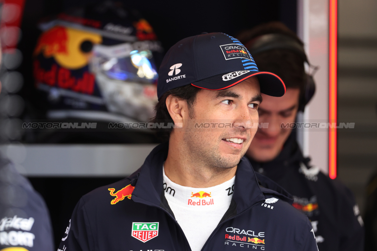 GP GRAN BRETAGNA, Sergio Perez (MEX) Red Bull Racing.

06.07.2024. Formula 1 World Championship, Rd 12, British Grand Prix, Silverstone, England, Qualifiche Day.

 - www.xpbimages.com, EMail: requests@xpbimages.com © Copyright: Davenport / XPB Images