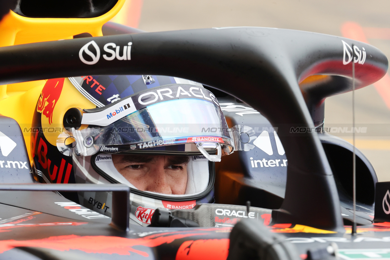GP GRAN BRETAGNA, Sergio Perez (MEX) Red Bull Racing RB20.

06.07.2024. Formula 1 World Championship, Rd 12, British Grand Prix, Silverstone, England, Qualifiche Day.

 - www.xpbimages.com, EMail: requests@xpbimages.com © Copyright: Davenport / XPB Images